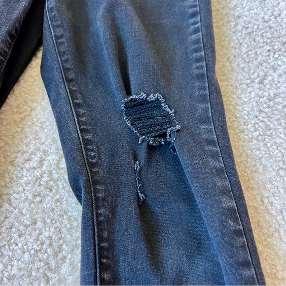 OLD NAVY Rockstar Black Super Skinny Ankle Distressed Jeans—SZ. 6 - Picture 12 of 13